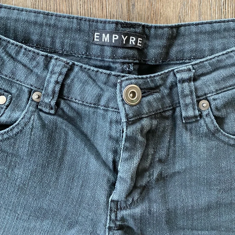 Empyre Shorts - Picture 4 of 7